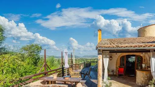 Rustic country house in Búger with a wonderful external area and fantastic views