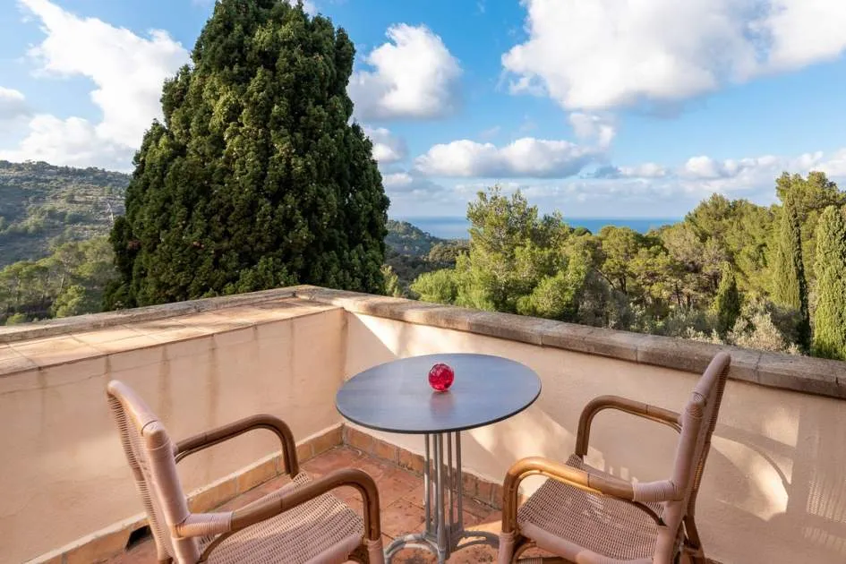 Charming villa close to Cala Deià with splendid panoramic views