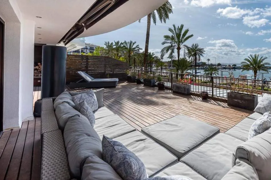 Exclusive flat in first sea line in Puerto Alcudia