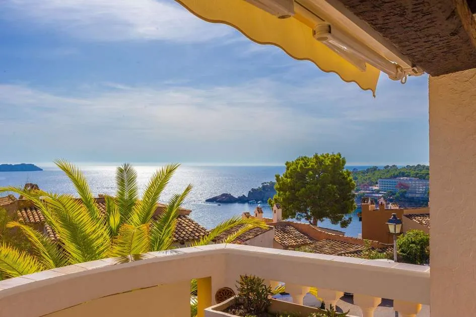 Mediterranean apartment with sea view terrace