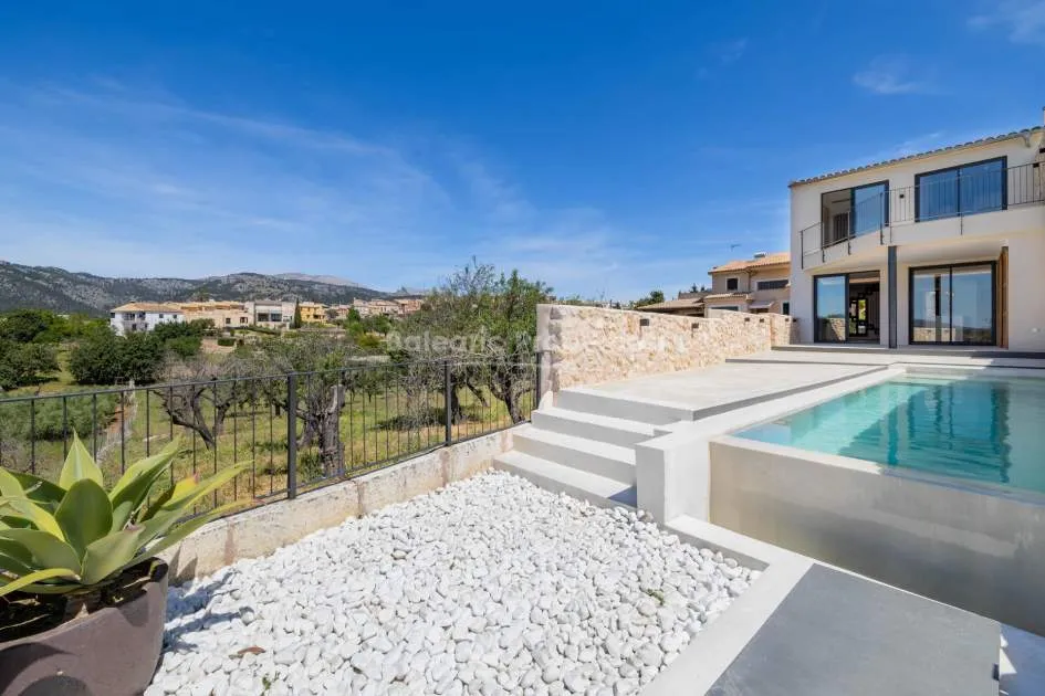 Completely renovated town house with pool for sale in Campanet, Mallorca