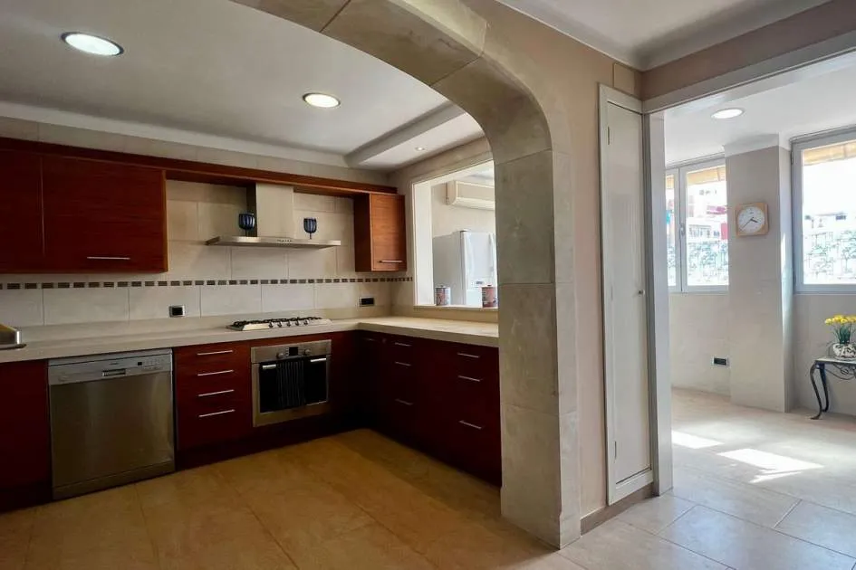 Bright apartment with lift, parking space and terrace in Palma, close to Santa Catalina